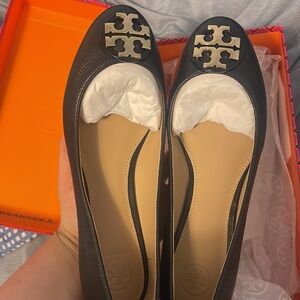 BNWT Tory Burch flats. Black. Size 8.5.